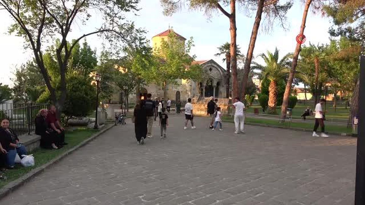 Trabzon'daki Ayasofya Camii'ne yabancı turist ilgisi