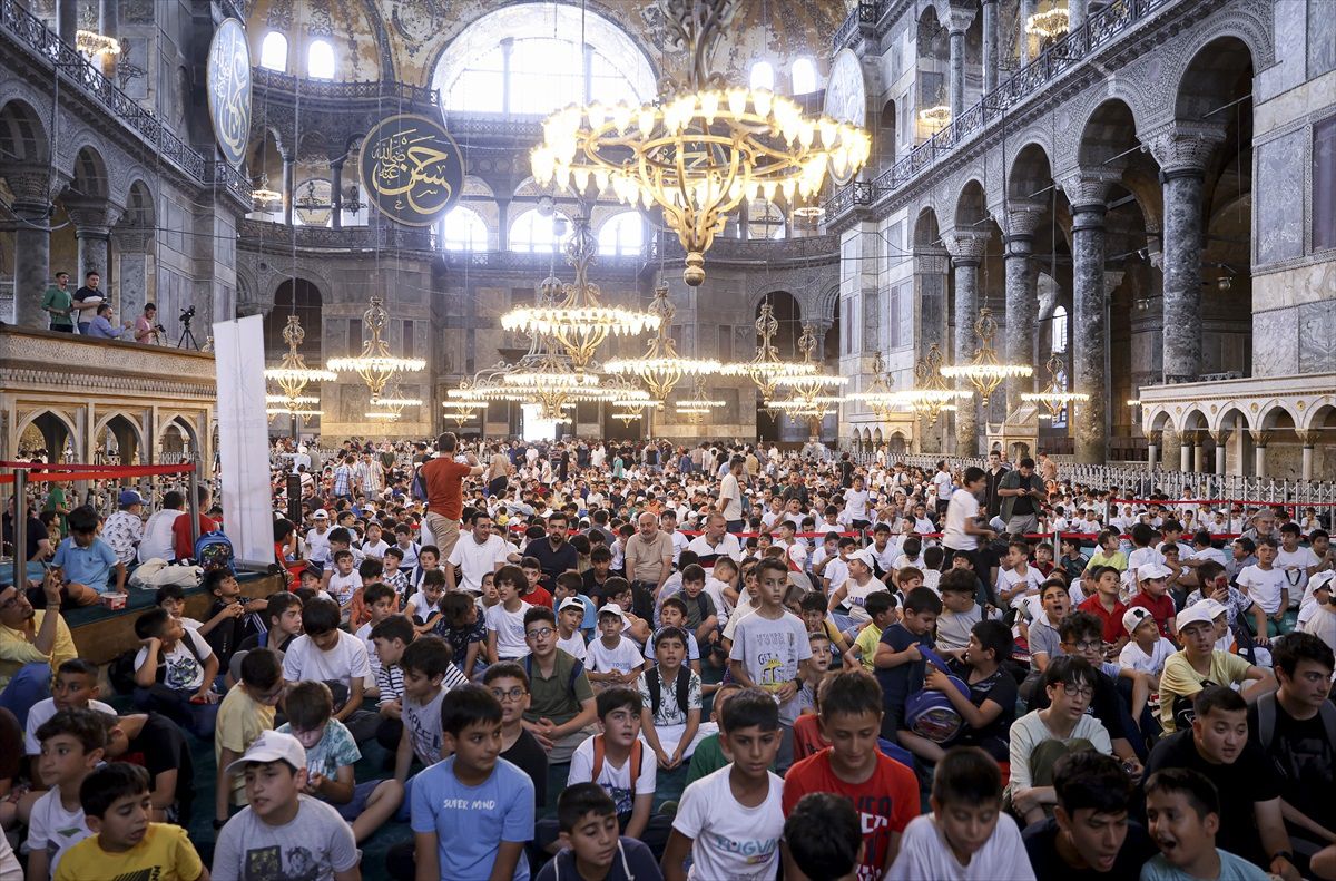 TÜGVA Yaz Okulu Buluşması Ayasofya'da Yapıldı