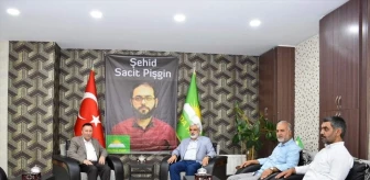 Bağlar Belediye Başkanı Hüseyin Beyoğlu HÜDA PAR Diyarbakır İl Binasını Ziyaret Etti