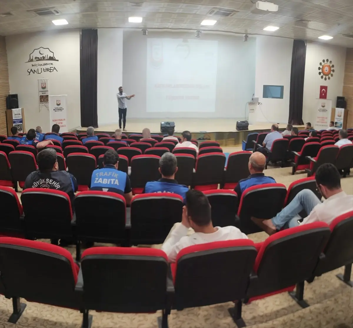 Şanlıurfa Büyükşehir Belediyesi Personeline Halkla İlişkiler ve İletişim Eğitimi Semineri