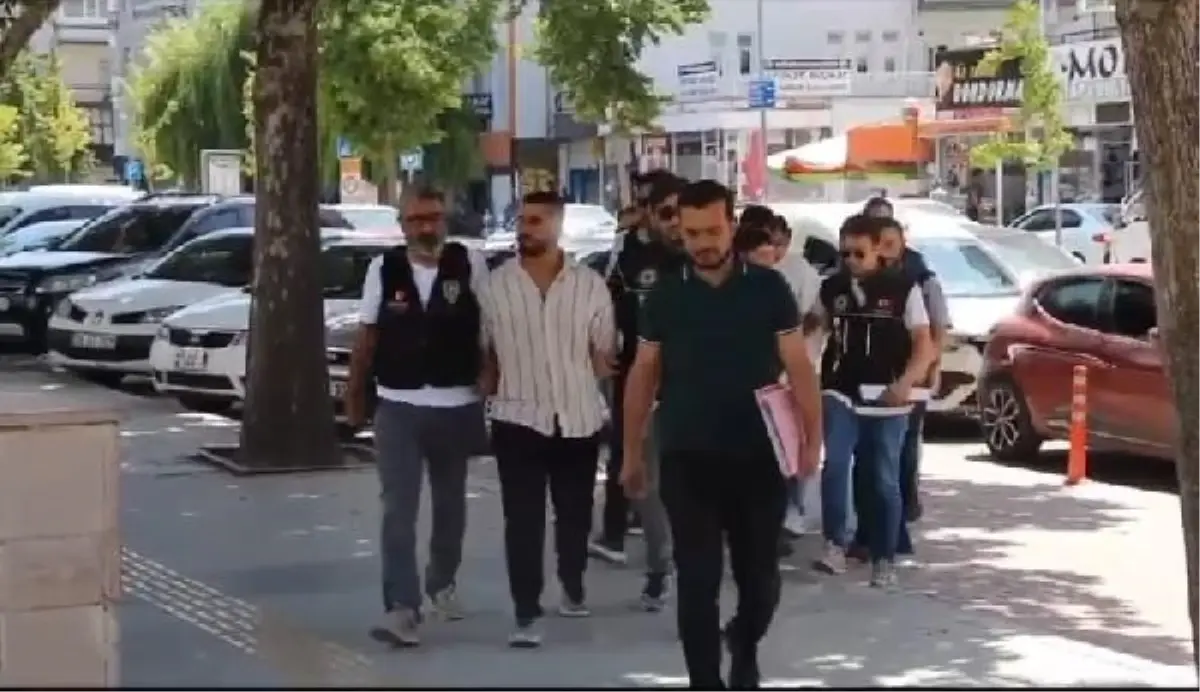 Kırşehir'de uyuşturucu operasyonu: 4 gözaltı (2)