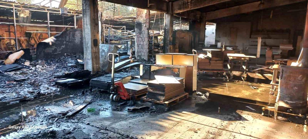 Edremit'te Orman Ürünleri Atölyesinde Yangın Çıktı
