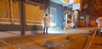 Gaziosmanpaşa'da İş Yeri Önünde Silahlı Saldırı: 1 Yaralı, 1 Kalp Krizi Geçirdi