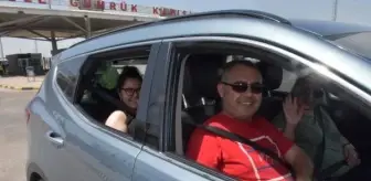 Gurbetçiler Kara Yoluyla Ülkeye Giriş Yapıyor