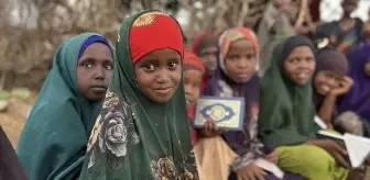 Hak İnsani Yardım Derneği, Afrika'da Kur'an-ı Kerim Dağıtımı Projesini Sürdürüyor