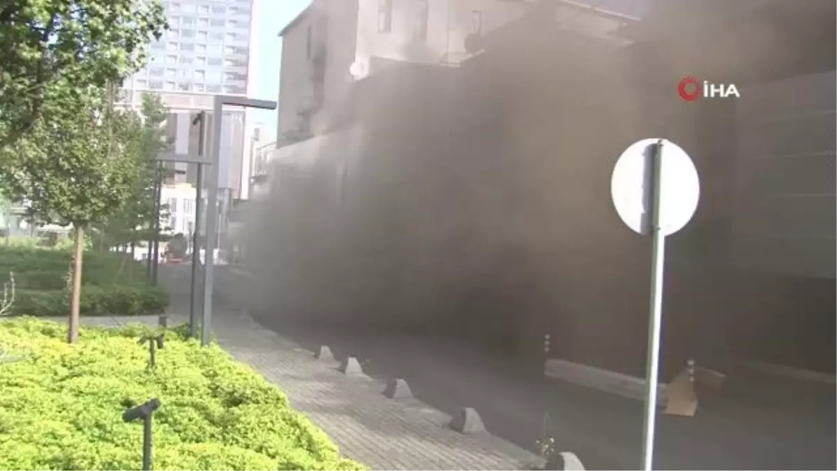 Sarıyer'de bir gıda deposunda yangın
