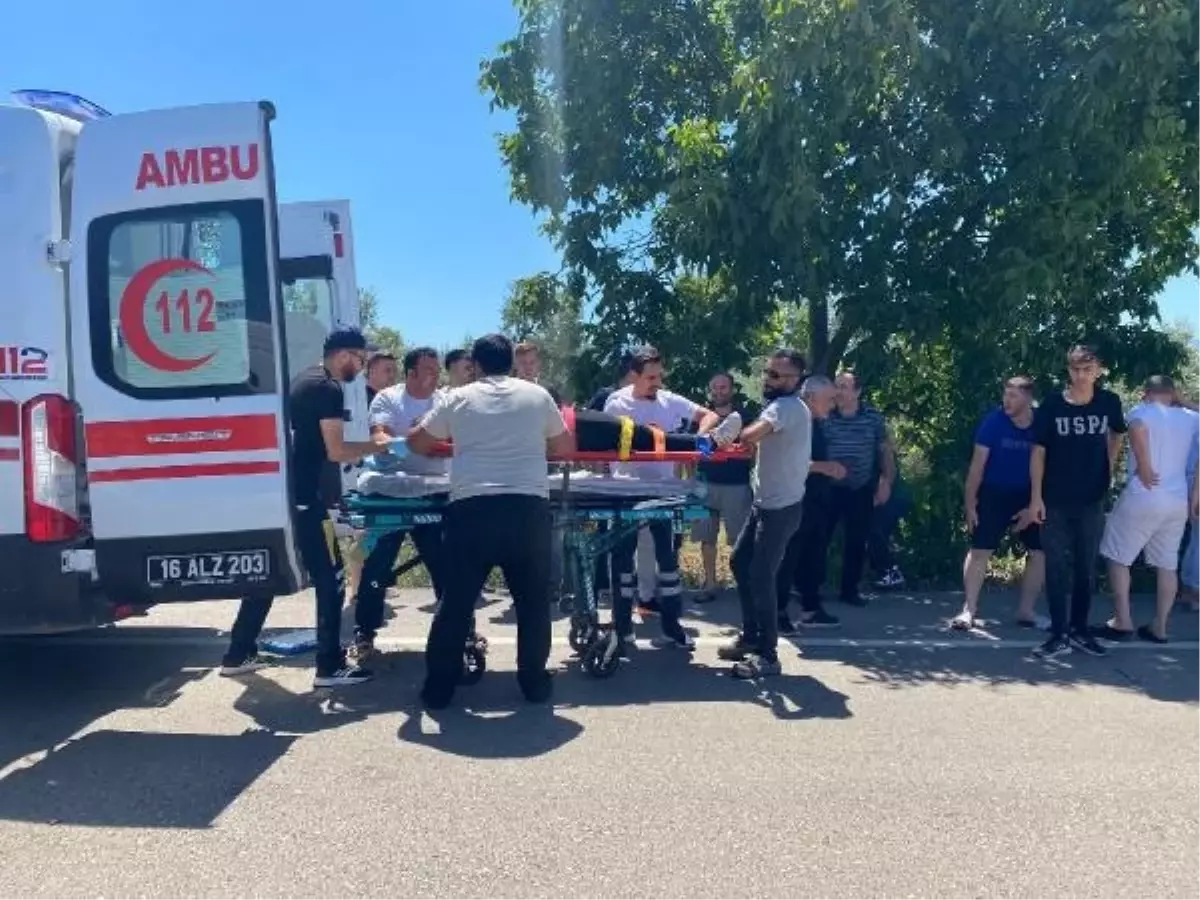 Orhangazi'de TIR ve motosiklet çarpıştı: 2 kişi ağır yaralandı