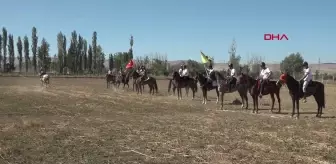 Eskişehir'de Atlı Okçuluk ve Atlı Cirit Etkinliği Düzenlendi