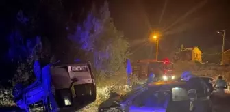 Eskişehir'de Hafif Ticari Araç ile Otomobilin Çarpıştığı Kazada 6 Kişi Yaralandı