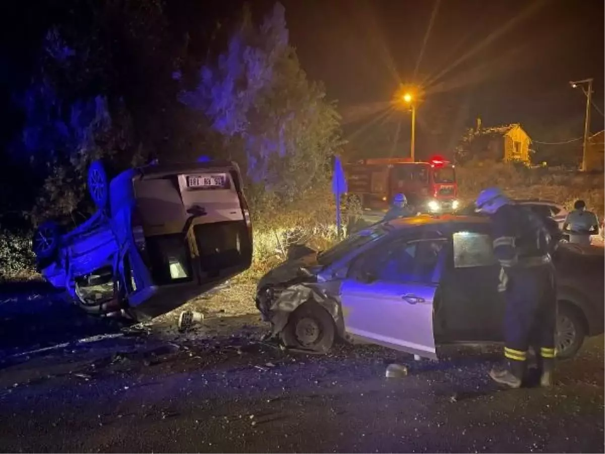Eskişehir'de Hafif Ticari Araç ile Otomobilin Çarpıştığı Kazada 6 Kişi Yaralandı