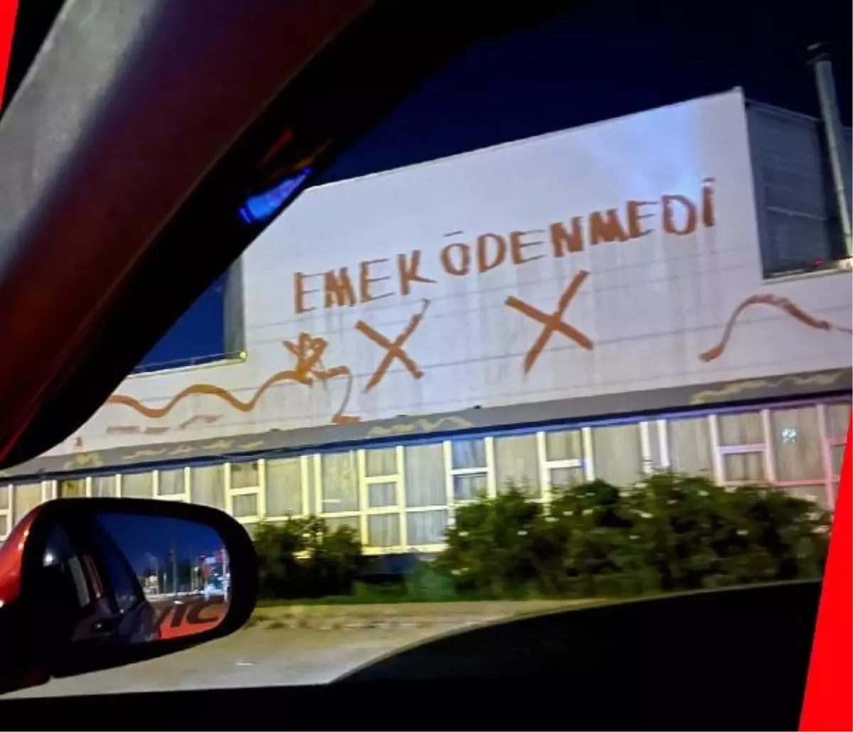 Boya Ustası Düğün Salonunu Boyamadığı İçin İntikam Aldı