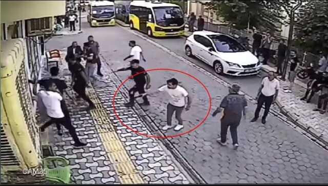 Nusaybin'de Husumetli Aileler Arasında Silahlı Kavga Görüntüleri Ortaya Çıktı