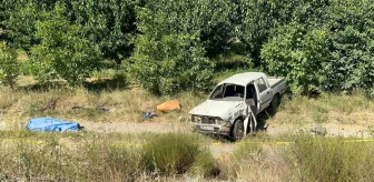 Afyonkarahisar'da Kamyonet Şarampole Devrildi: Sürücü Hayatını Kaybetti