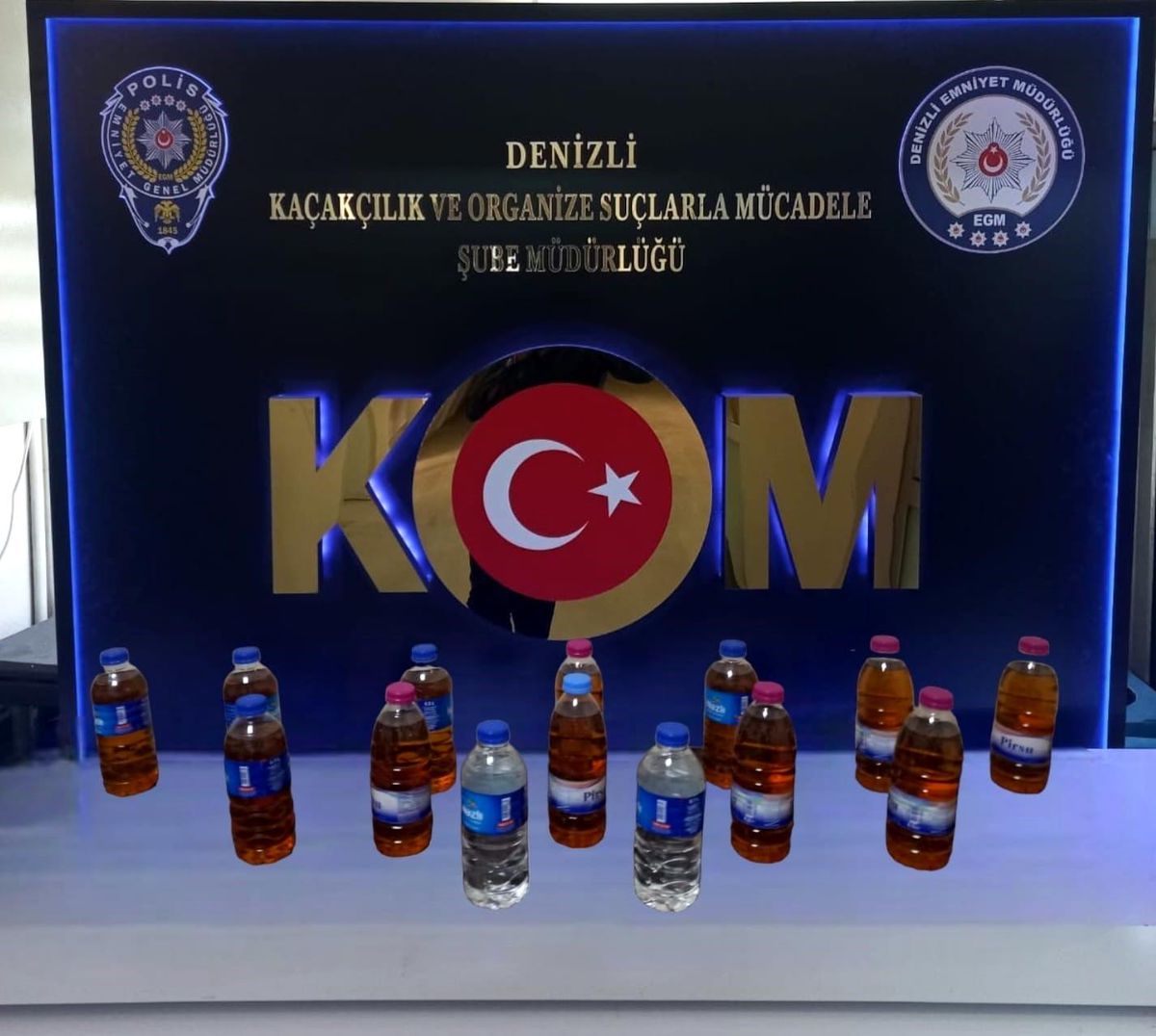 Denizli'de Kaçakçılık Operasyonunda Sigara, İçki ve Tabanca Ele Geçirildi