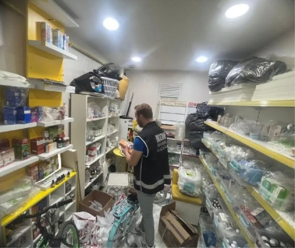 İstanbul'da Yasa Dışı Ürün Operasyonu: 4 Gözaltı