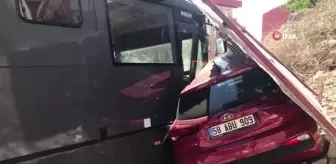 Kağıthane'de freni boşalan karavan park halindeki araca çarptı
