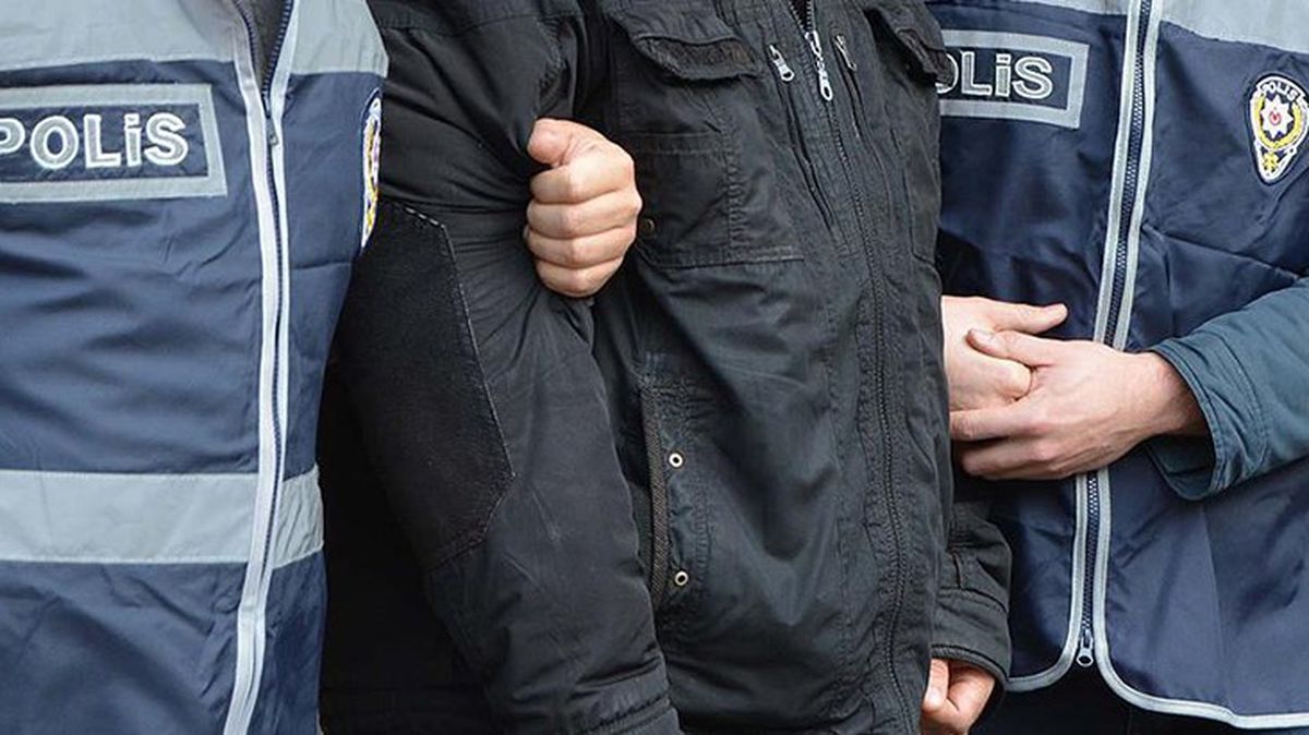Kastamonu'da taksiciyi defalarca bıçaklayarak öldüren katil zanlılarından biri daha önce öğretmenini bıçaklamış