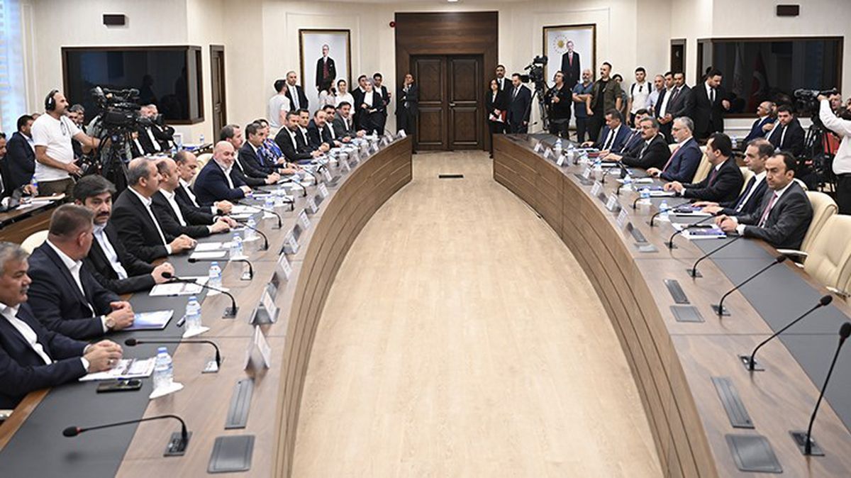 Son Dakika: Memurların toplu sözleşme pazarlığı başladı: 2 yıl için yüzde 110 zam istiyorlar