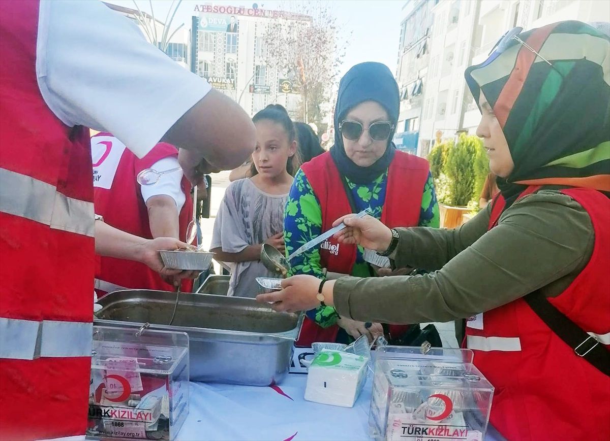 Türk Kızılay Sorgun Şubesi Muharrem Ayında 500 Kişiye Aşure Dağıttı