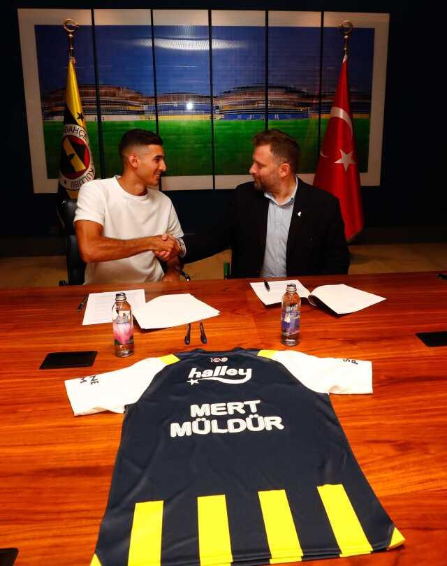 2.5 milyon bonservis ödenecek! Mert Müldür resmen Fenerbahçe'de