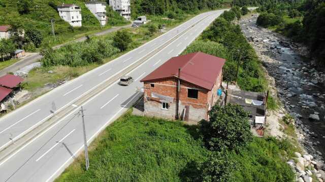 59 yaşındaki 9 çocuklu adam evlenmek için pankart astı! Şartları olaydan daha ilginç 59 yaşındaki 9 çocuklu adam evlenmek için pankart astı! Şartları olaydan daha ilginç