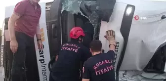 Devrilen boru yüklü tırın içinden bira kutuları çıktı: 2 yaralı