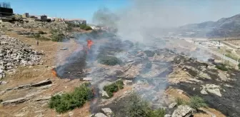 Manisa Kula'da çıkan yangın söndürüldü