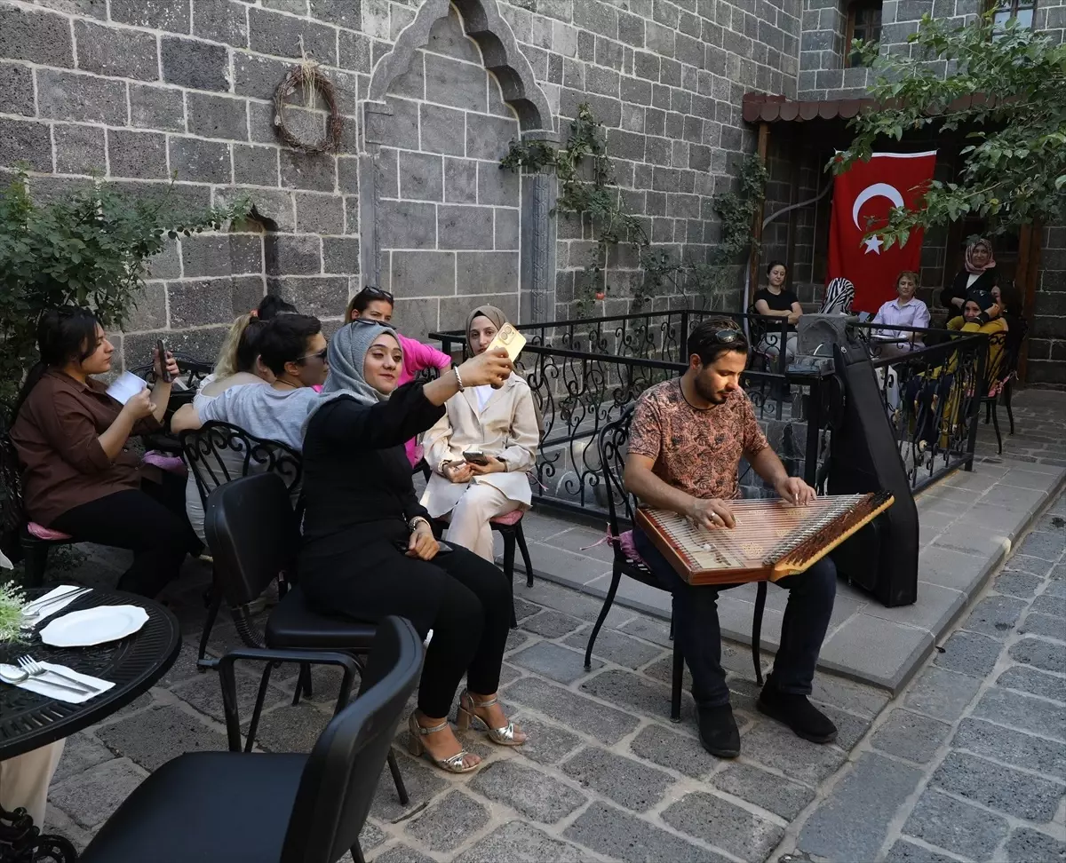 Diyarbakır Büyükşehir Belediyesi, Altı Nokta Körler Derneği Üyelerine Moral ve Motivasyon Etkinliği Düzenledi