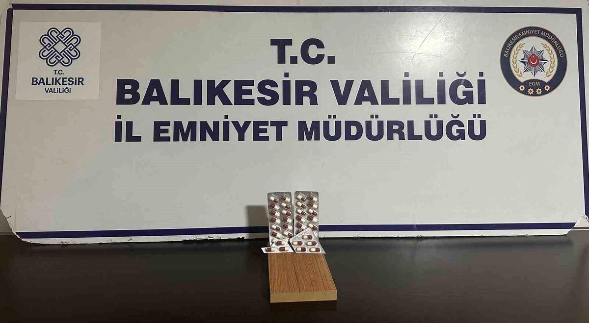 Edremit'te Şüpheli Şahıs ve Araçta 36 Adet Sentetik Hap Ele Geçirildi
