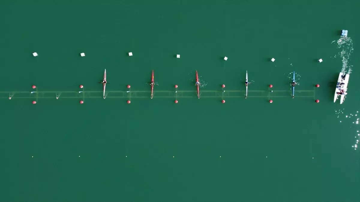 Eskişehir'de Durgunsu Kano Türkiye Şampiyonası Başladı