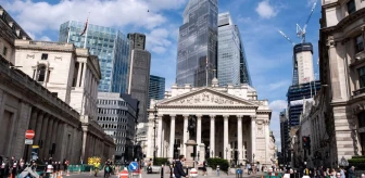İngiltere Merkez Bankası Enflasyonla Mücadele İçin Faiz Artırıyor