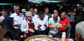 Karaman Esnaf Odaları Vatandaşlara Aşure İkramında Bulundu