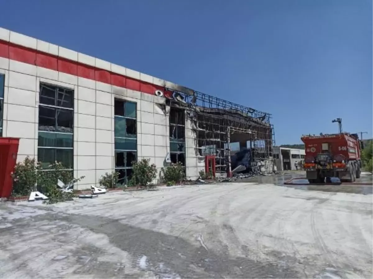 Tosya'da Kapı Fabrikasında Çıkan Yangın 4 Saatte Söndürüldü