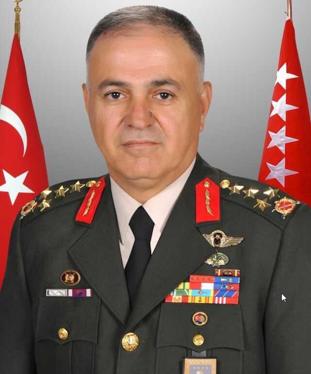 Son Dakika: TSK'nın yeni komuta kademesi belli oldu! Genelkurmay Başkanı Orgeneral Metin Gürak Son Dakika: TSK'nın yeni komuta kademesi belli oldu! Genelkurmay Başkanı Orgeneral Metin Gürak