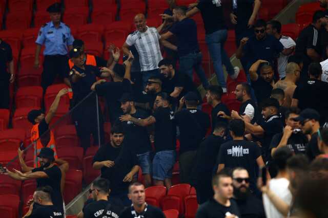 Tirana-Beşiktaş maçı öncesi ortalık karıştı, karşılaşma 15 dakikalık gecikmeli başladı