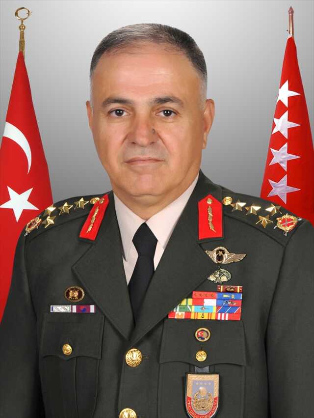 Yeni Genelkurmay Başkanı Metin Gürak'ın bilinmeyenleri! 15 Temmuz'da FETÖ'cü askerlere böyle ayar vermişti Yeni Genelkurmay Başkanı Metin Gürak'ın bilinmeyenleri! 15 Temmuz'da FETÖ'cü askerlere böyle ayar vermişti