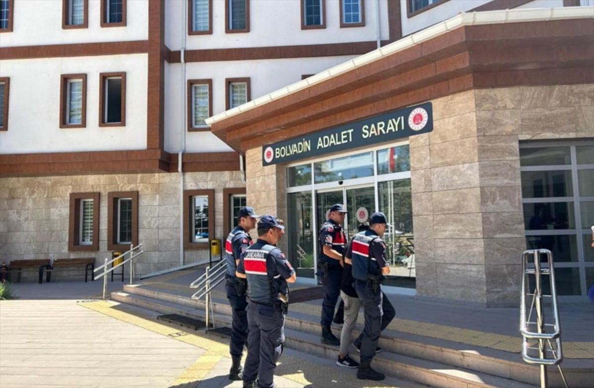 Afyonkarahisar'da Motosiklet Hırsızlığı Şüphelileri Tutuklandı