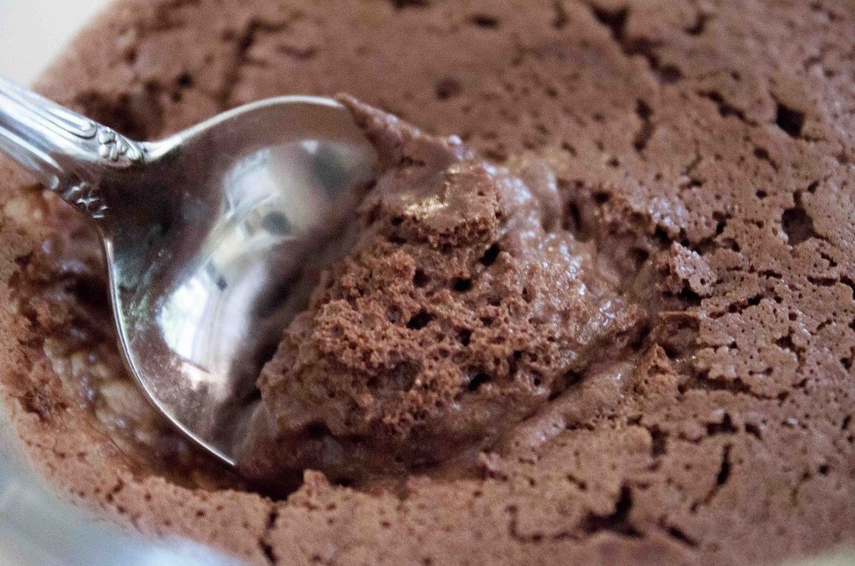 Çikolatalı Mousse tarifi! Masterchef Çikolatalı Mus nedir, nasıl yapılır? Çikolatalı Mus için gerekli malzemeler! Çikolatalı Mousse hangi ülkenin?