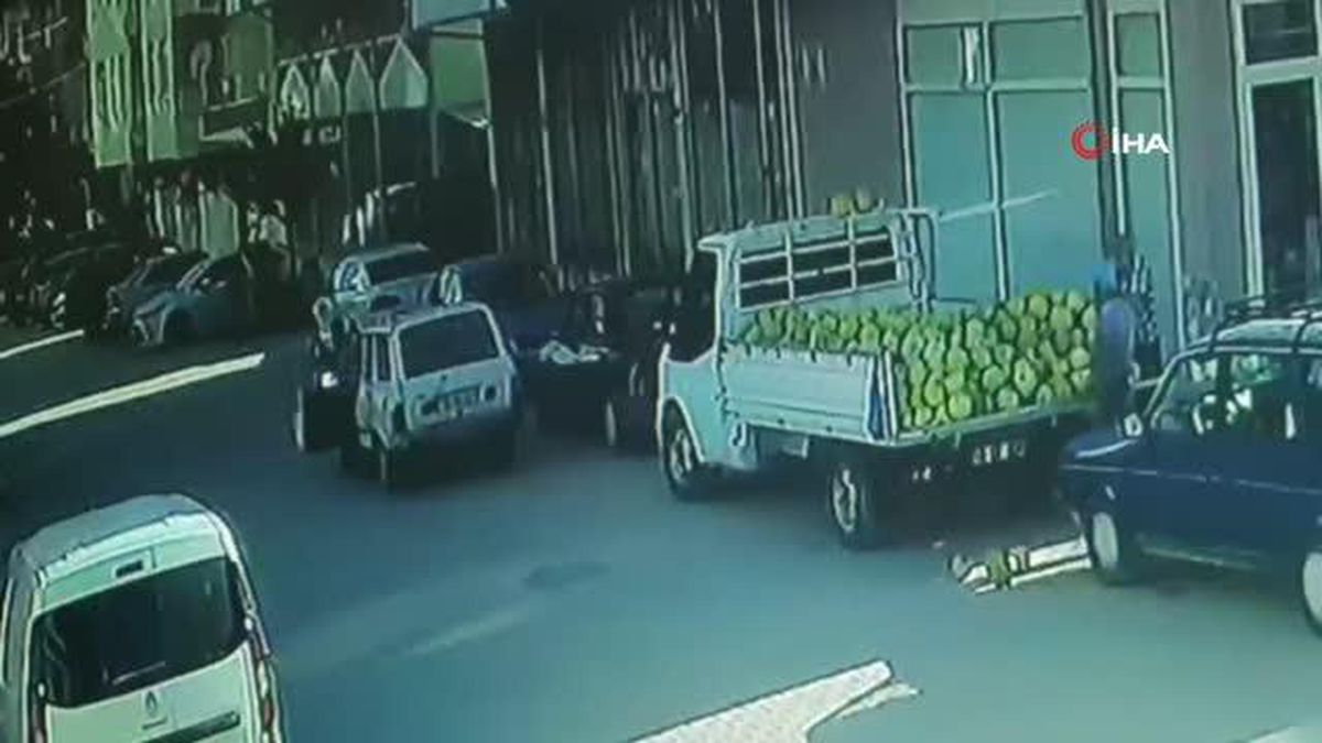 Çorum'da köstebek tabancası patladı, panik anları kameralara yansıdı: 2 yaralı