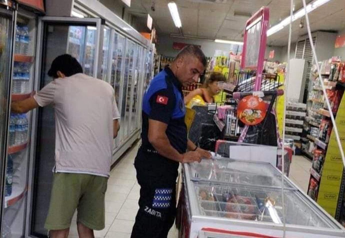 Erdek'te zincir market ve bakkallarda fiyat farkı ve stokçuluk denetimleri yapıldı