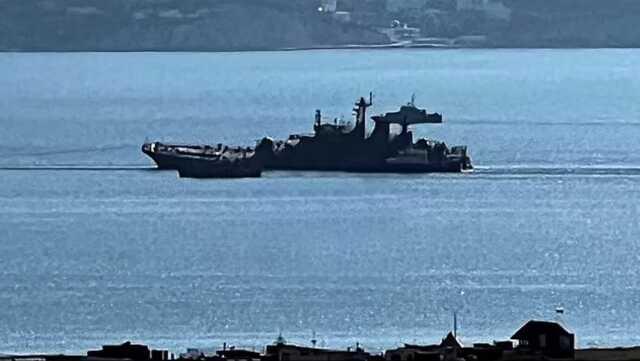 Karadeniz'de bir Ukrayna deniz dronu tarafından yapılan saldırıda Rus savaş uçağı alev topuna döndü Karadeniz'de bir Ukrayna deniz dronu tarafından yapılan saldırıda Rus savaş uçağı alev topuna döndü