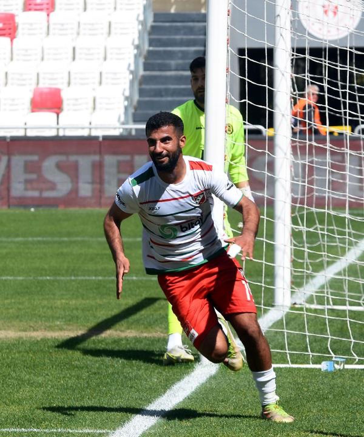 Karşıyaka'da Yılmaz Ceylan Üst Liglerden Kulüp Arıyor