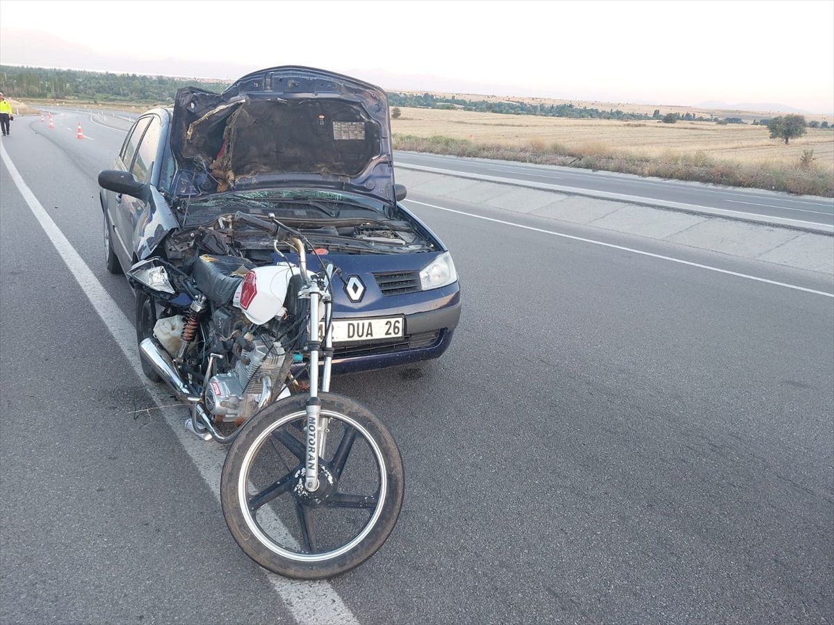 Konya'da Otomobil ile Motosiklet Çarpışması: Motosiklet Sürücüsü Hayatını Kaybetti