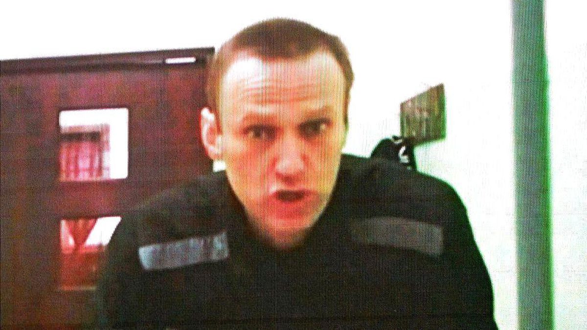 Rus muhalif siyasetçi Aleksey Navalni'ye 19 yıl hapis cezası