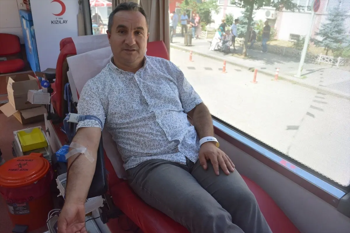 Giresun'da Türk Kızılay'ına Kar Bağışlayan Kişi Ödüllendirildi