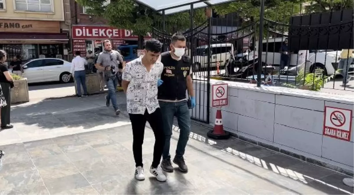 Eskişehir'de Akaryakıt İstasyonu Çalışanını Öldüren Üvey Kardeş, Borcunu Ödemediği İçin Cinayet İşledi