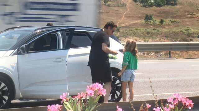 Yakıtı biten Kutsi, Kuzey Marmara Otoyolu'nda mahsur yolda kaldı Yakıtı biten Kutsi, Kuzey Marmara Otoyolu'nda mahsur yolda kaldı