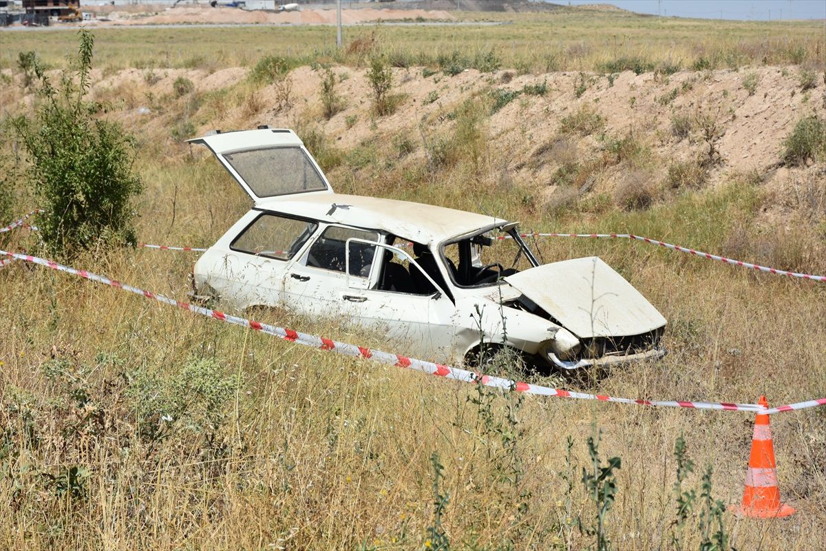 Afyonkarahisar'da Otomobil Şarampole Devrildi, Sürücü Hayatını Kaybetti