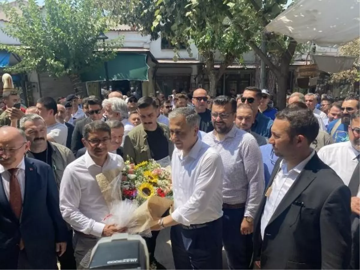 Bakan Yerlikaya Manisalılarla Buluştu