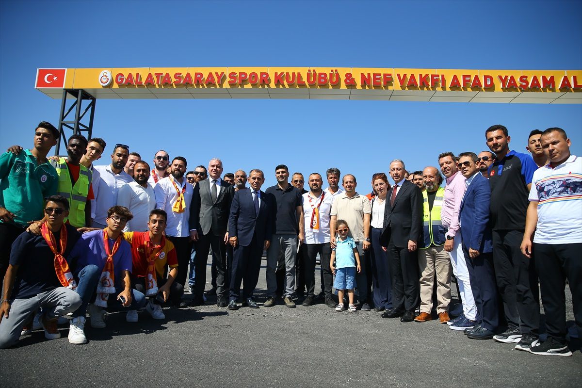 Galatasaray Başkanı Dursun Özbek Kahramanmaraş'ta Ziyaretlerde Bulundu